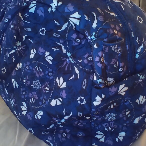 Vera Bradley Ultra Light Grand Traveler Bag. - Picture 3 of 5